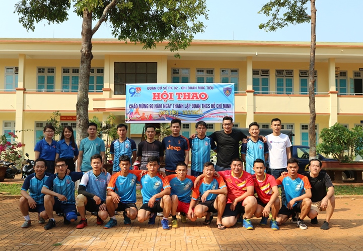 Chi đoàn thanh niên Văn phòng HĐND và UBND tỉnh tham gia sinh hoạt chính trị và các hoạt động thi đấu thể thao 